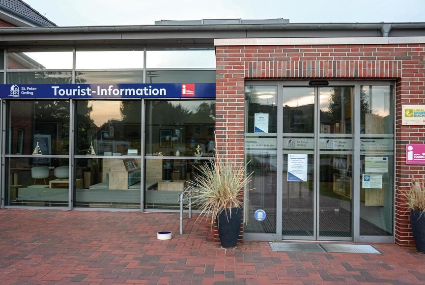 Eingang der Tourist-Information im Ortsteil Dorf