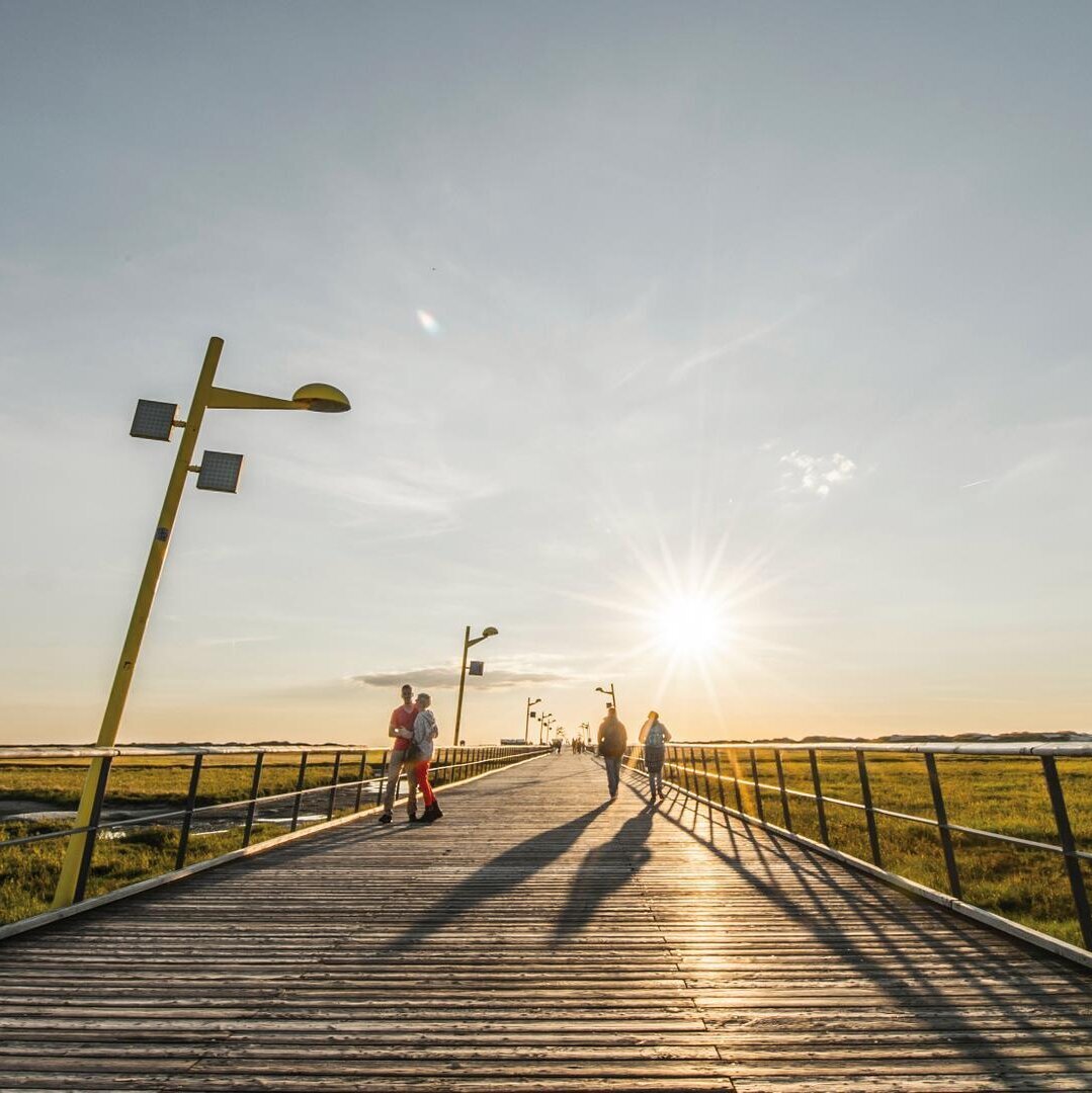 Seebrücke beim Sonnenuntergang