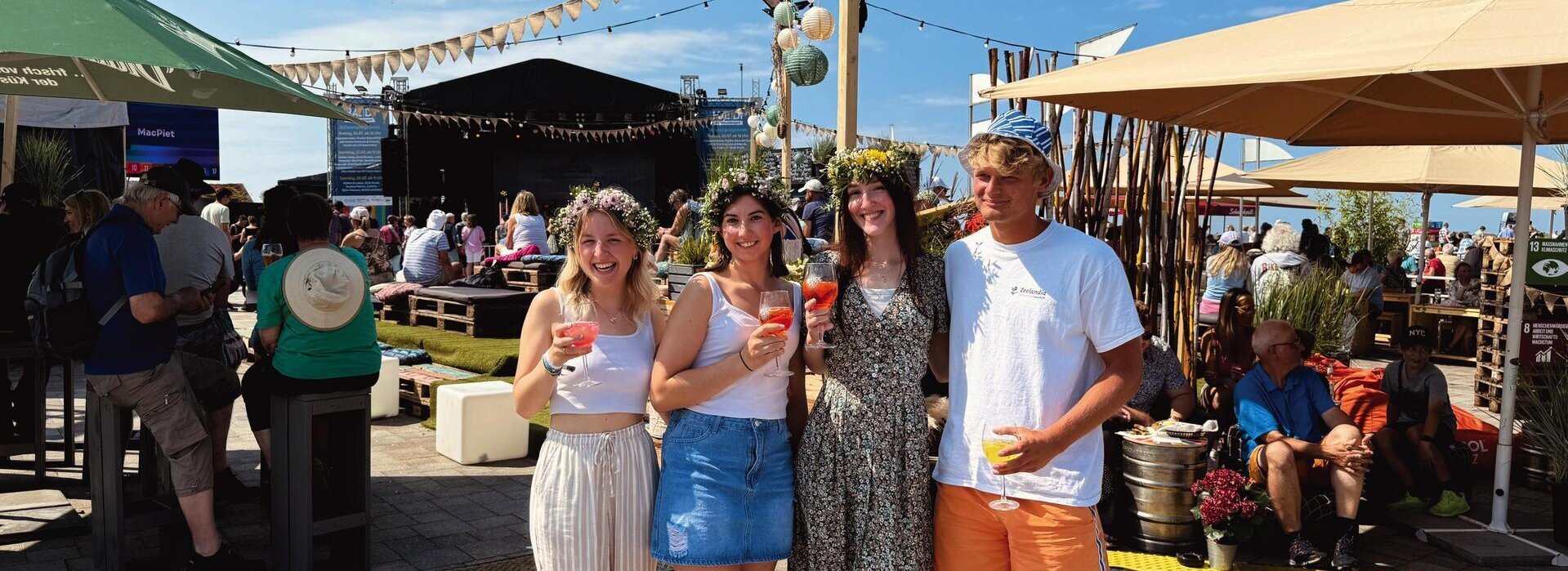 Besucher des HÆDI Festivals