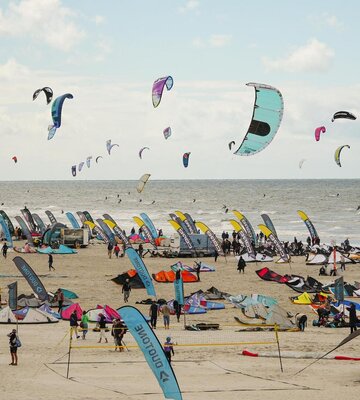 Kitesurf Masters am Strand