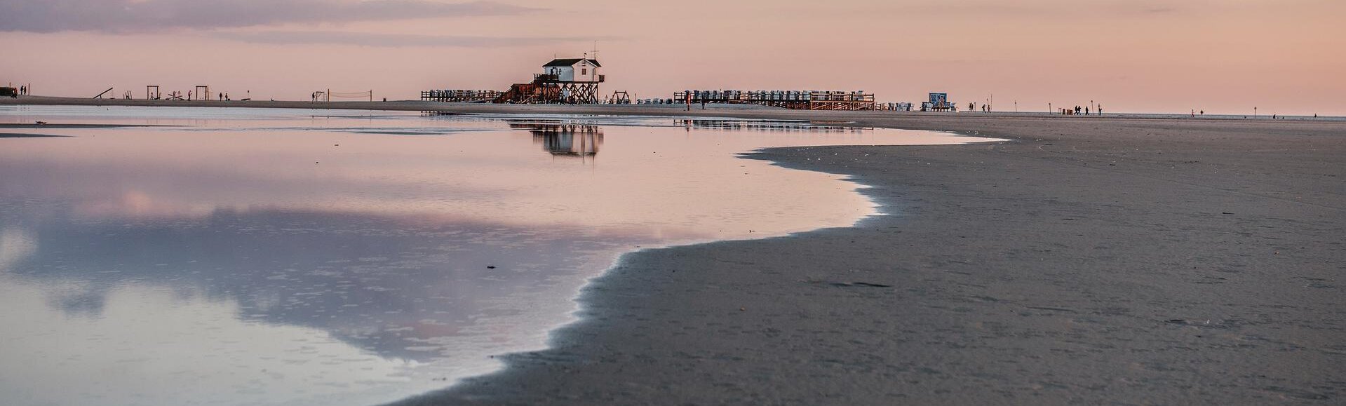 Strand von St. Peter-Ording im Sonnenuntergang
