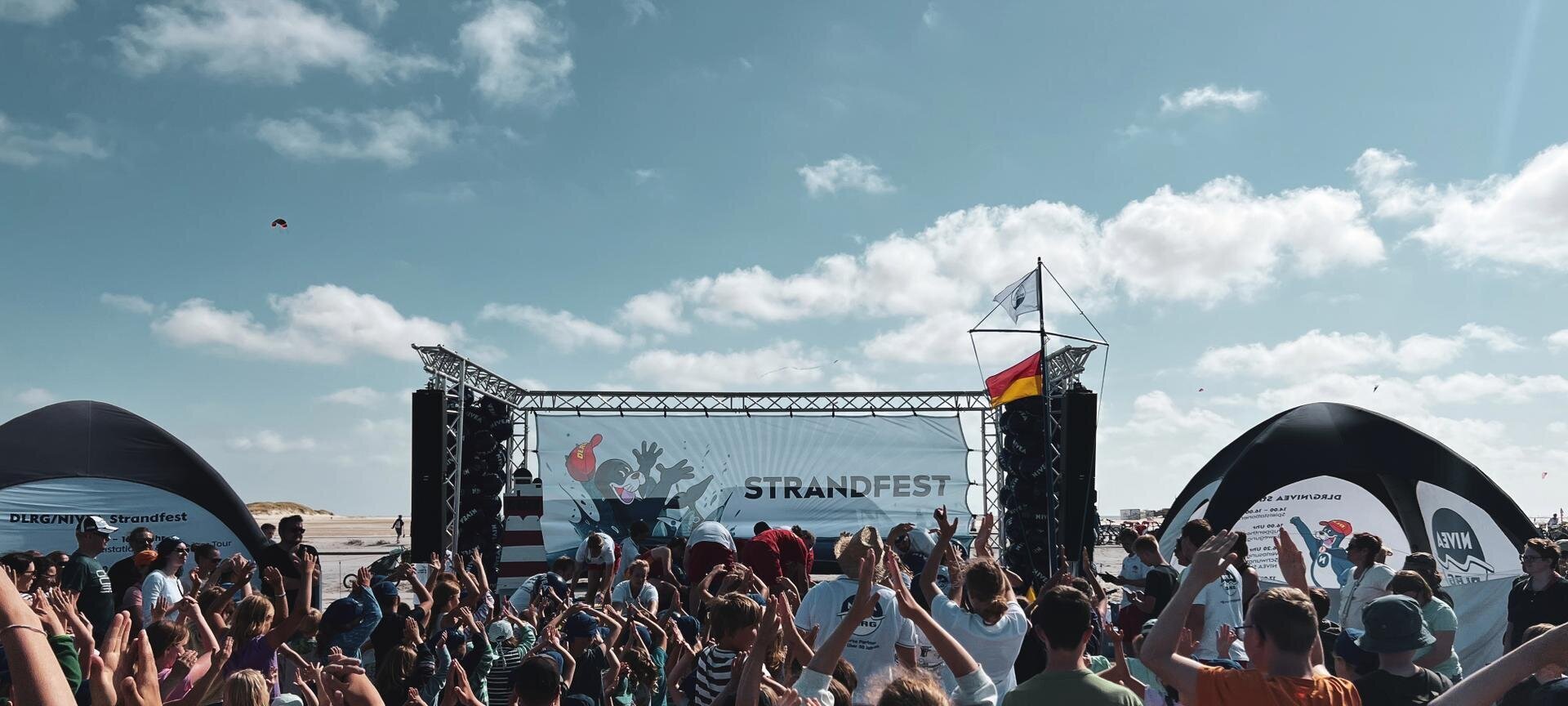 Menschenmenge beim Nivea Strandfest am Ordinger Strand