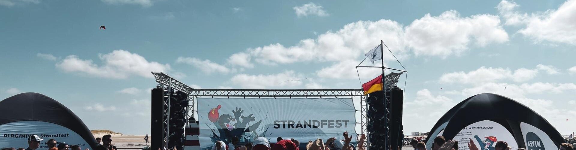 Menschenmenge am Strand beim Nivea Sommerfest