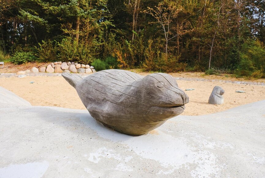 Seehund-Figur auf dem Spielplatz an der Erlebnis-Promenade