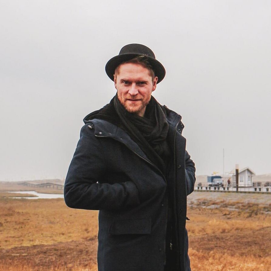 Johannes Oerding am Deich von St. Peter-Ording