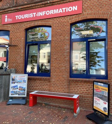 Außenansicht der Tourist-Information in Tönning