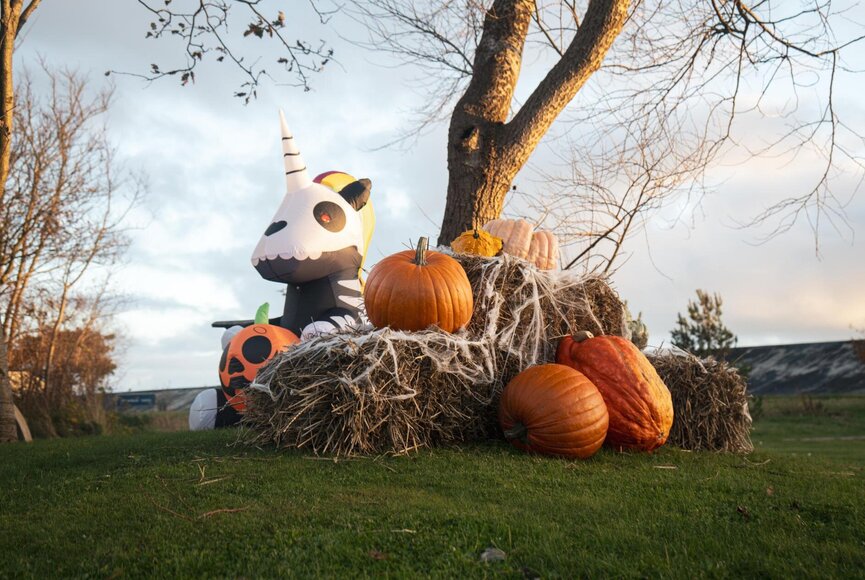 Halloween Deko auf der Erlebnis-Promenade