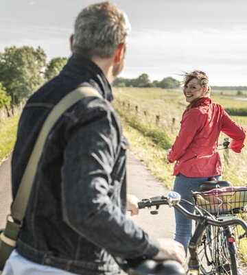 Pärchen auf dem Fahrrad