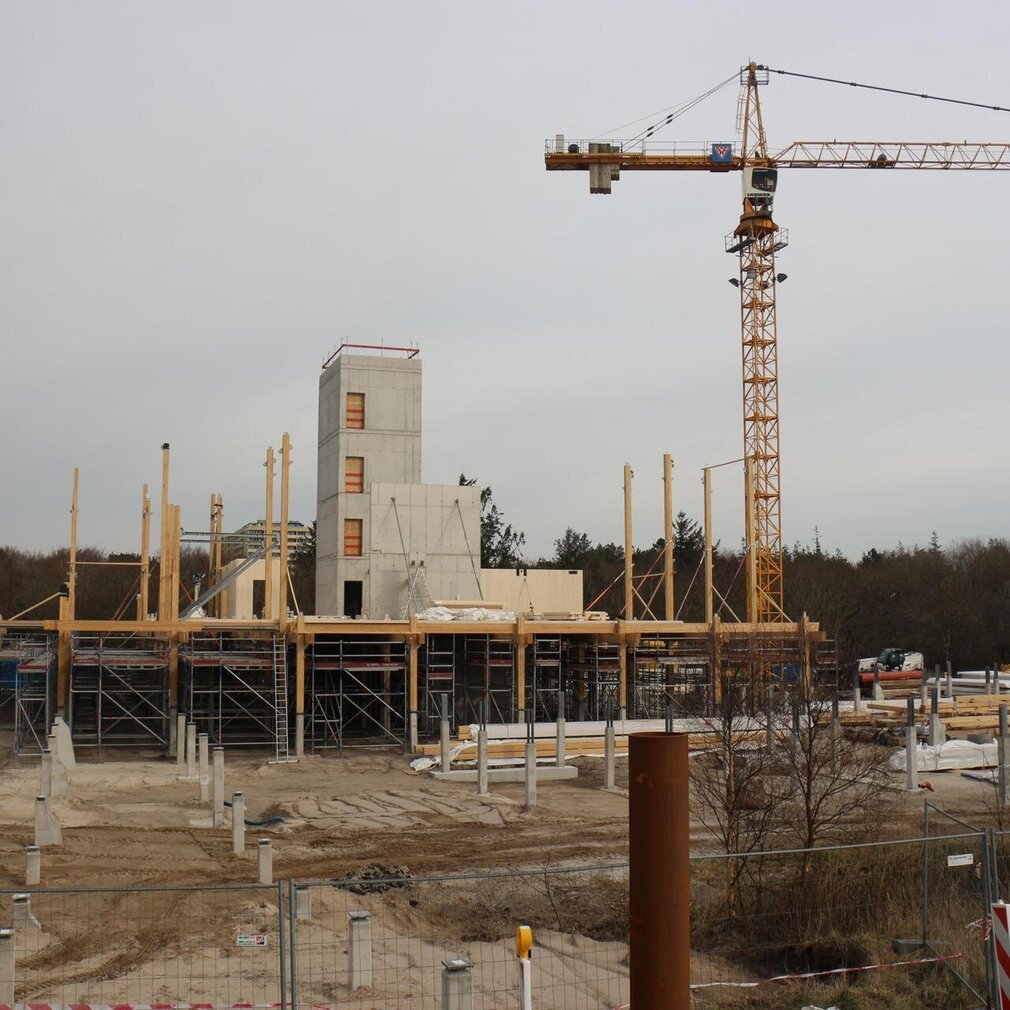 (c)TZ-SPO_Familientreff - 01.03.2022 große Baustelle mit Kran