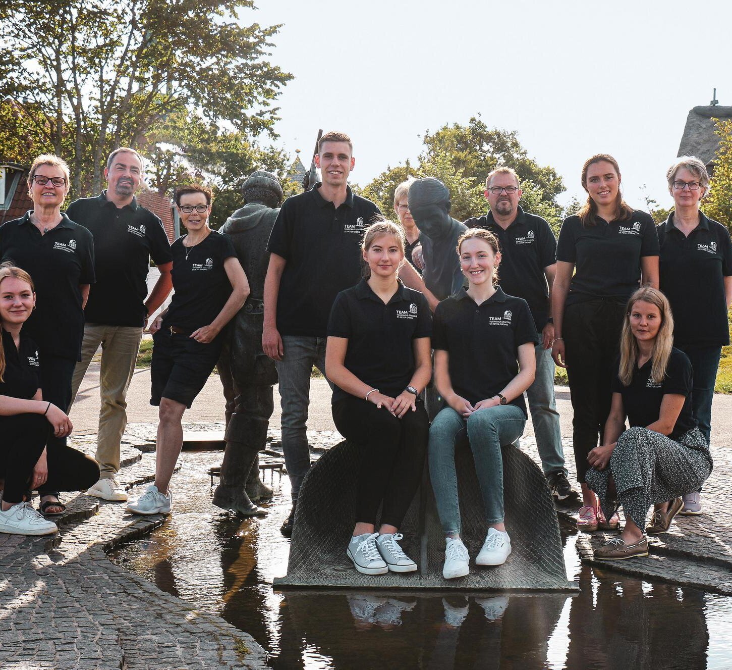 Teamfoto auf dem Marktplatz