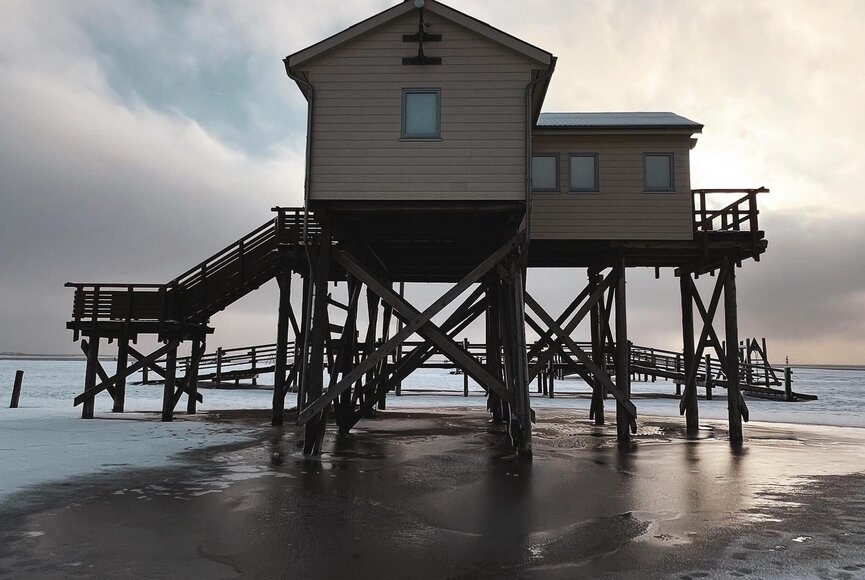 Pfahlbau am Strand