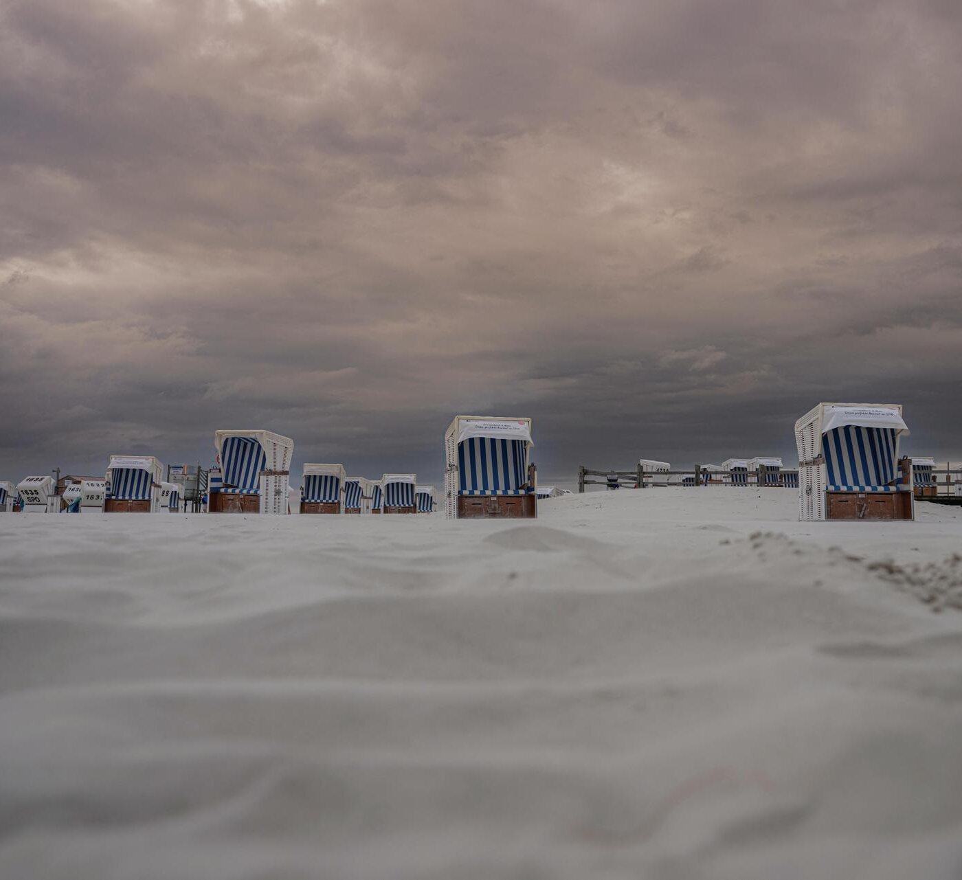 Strandkörbe am Strand