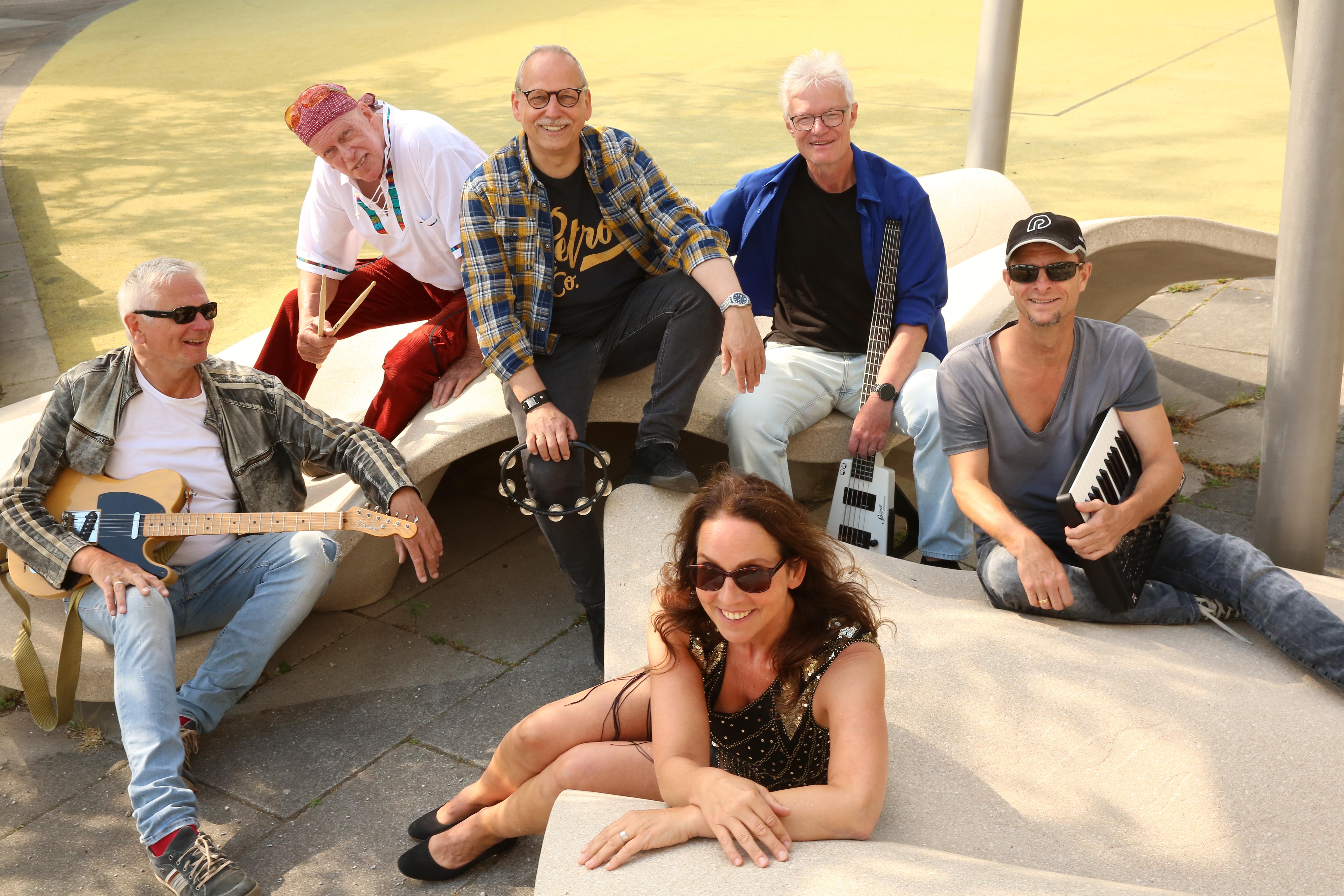 JONES-BandFoto-2023-A.JPG